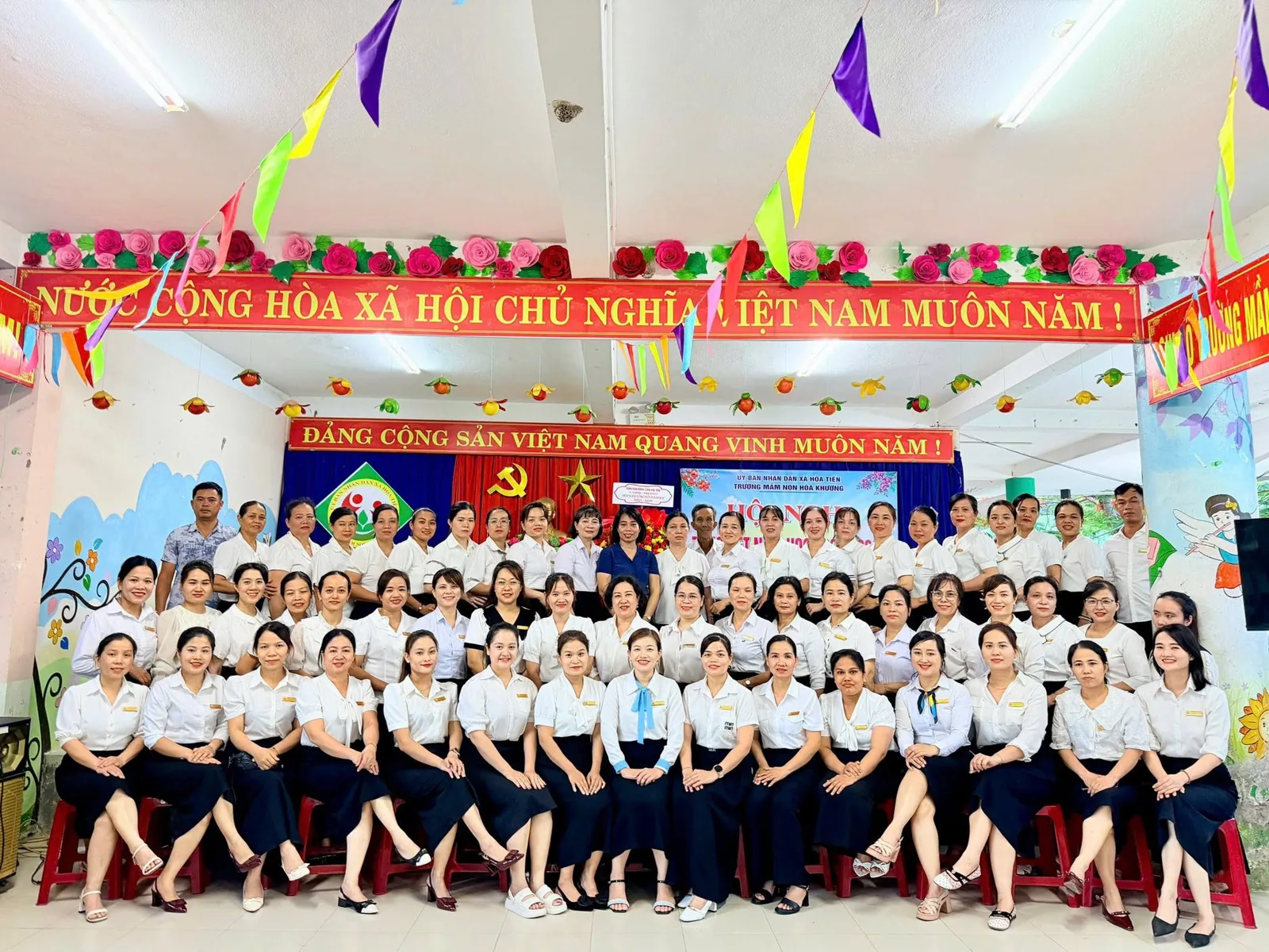 Đội ngũ nhà trường trong hoạt động tập thể